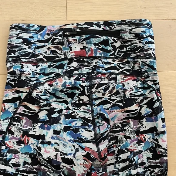 Lululemon Capri Running Pants - Picture 6 of 7